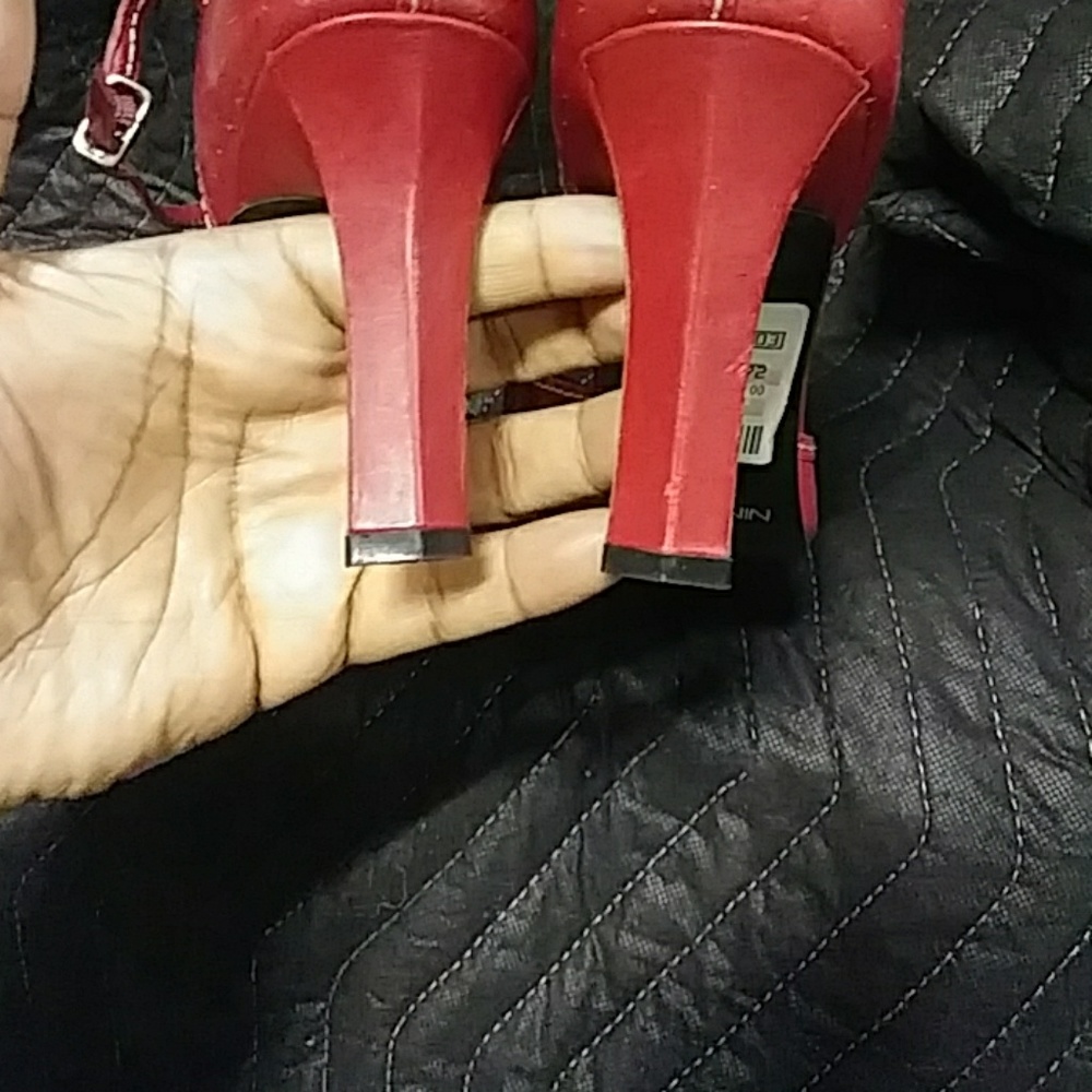 Hot RED 💃 - Picture 2 of 2